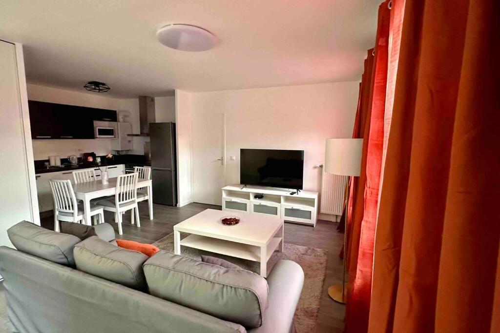 Appartement Cozy - Quartier Residentiel Melun Exteriör bild