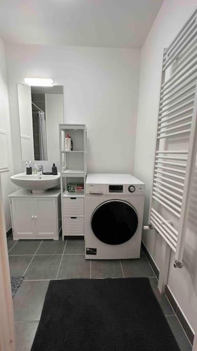 Appartement Cozy - Quartier Residentiel Melun Exteriör bild