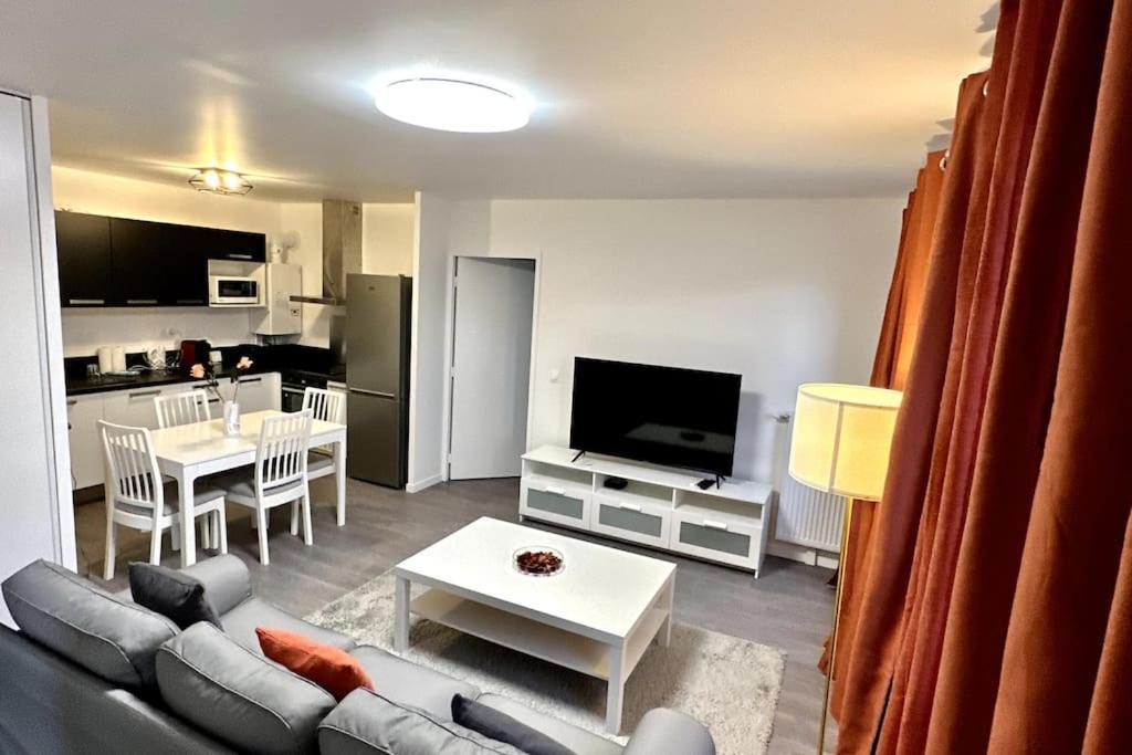 Appartement Cozy - Quartier Residentiel Melun Exteriör bild