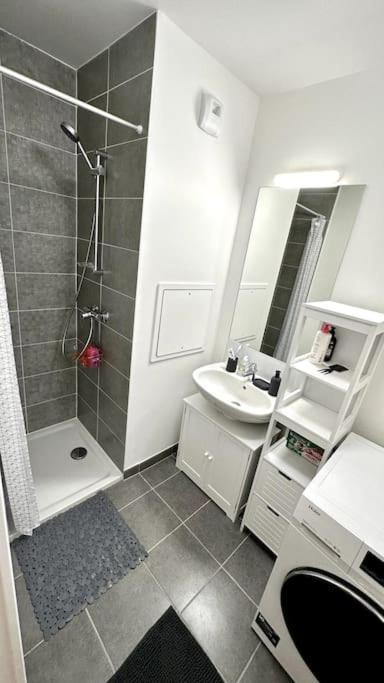 Appartement Cozy - Quartier Residentiel Melun Exteriör bild