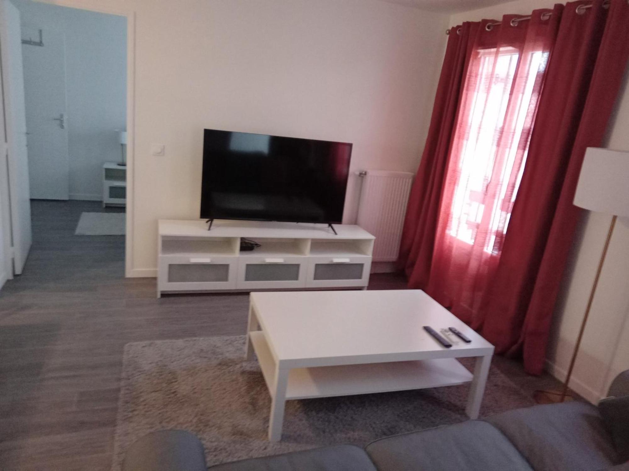 Appartement Cozy - Quartier Residentiel Melun Exteriör bild